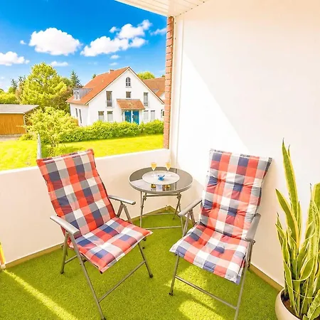 Deichgraf A-18, Nordsee Mit Balkon, Parkplatz, Pool & Sauna, Wlan * Burhave